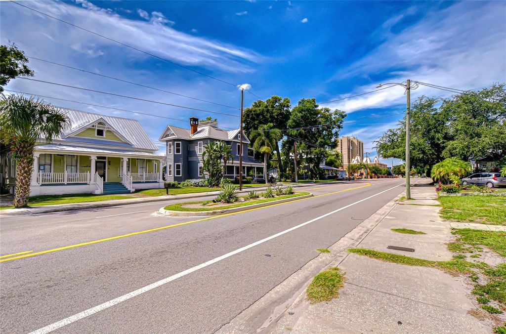 Photo of 408 E Palm Avenue, Tampa, FL 33602 (MLS # TB8432111)