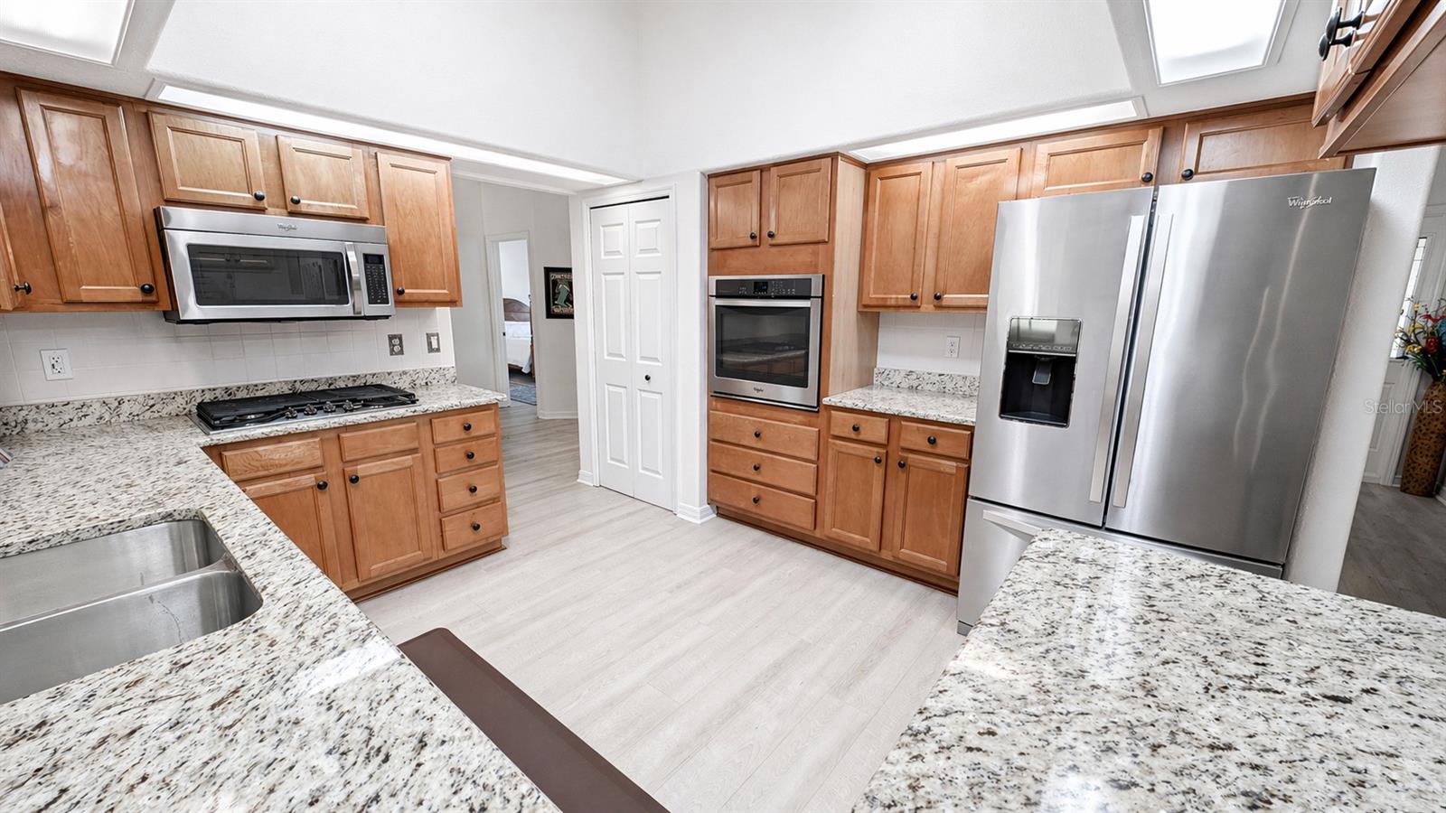 TAVARES ROYAL HARBOR PH 02 LT 179 - Residential