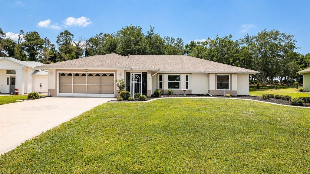 Photo of 5277 Indian Ocean Loop, Tavares, FL 32778 (MLS # G5111553)