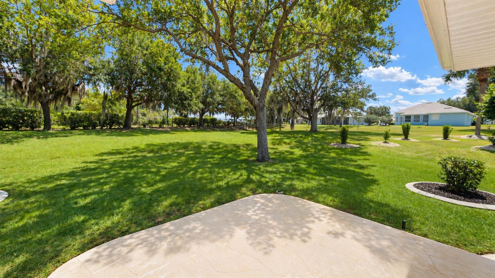 TAVARES ROYAL HARBOR PH 02 LT 179 - Residential