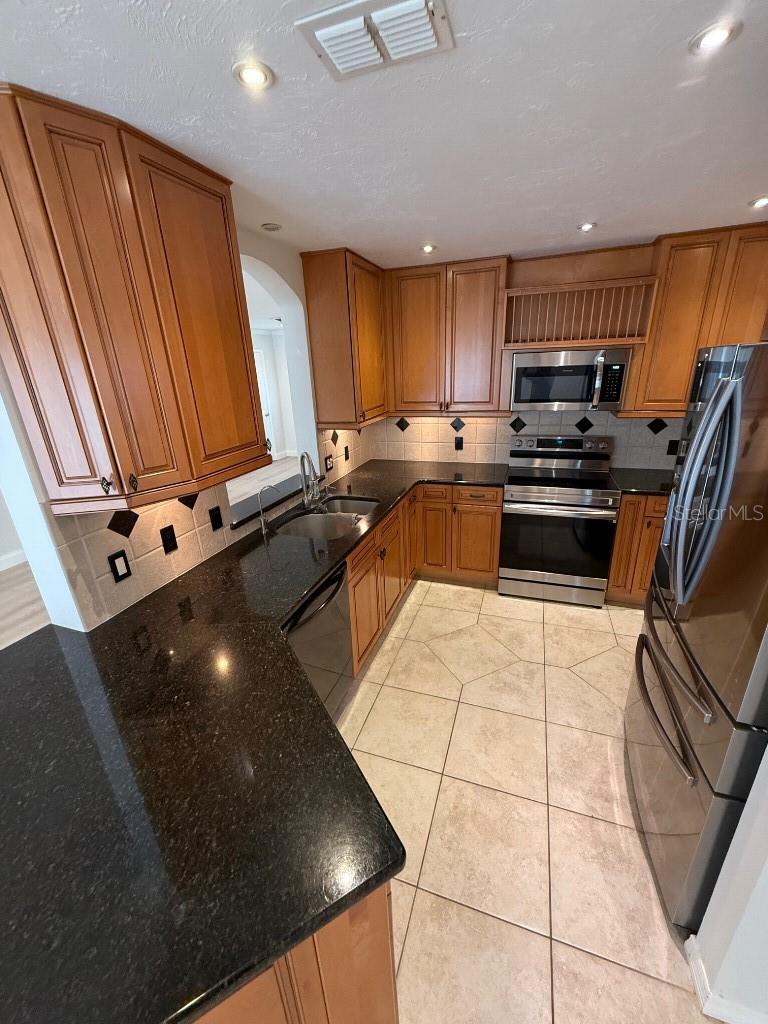 SOUTH VENICE - Residential