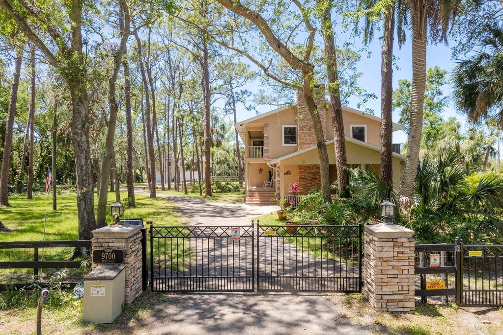 Photo of 9700 94th Street N, Seminole, FL 33777 (MLS # TB8370226)