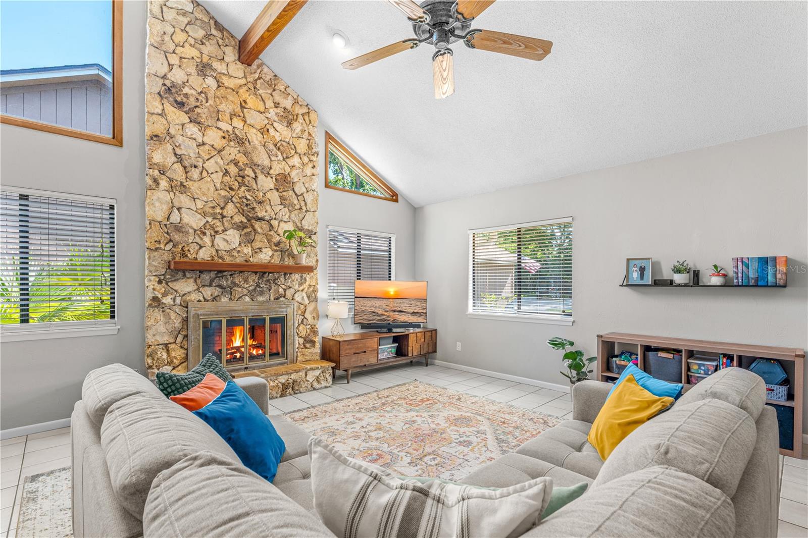 285 BAYRIDGE COURT