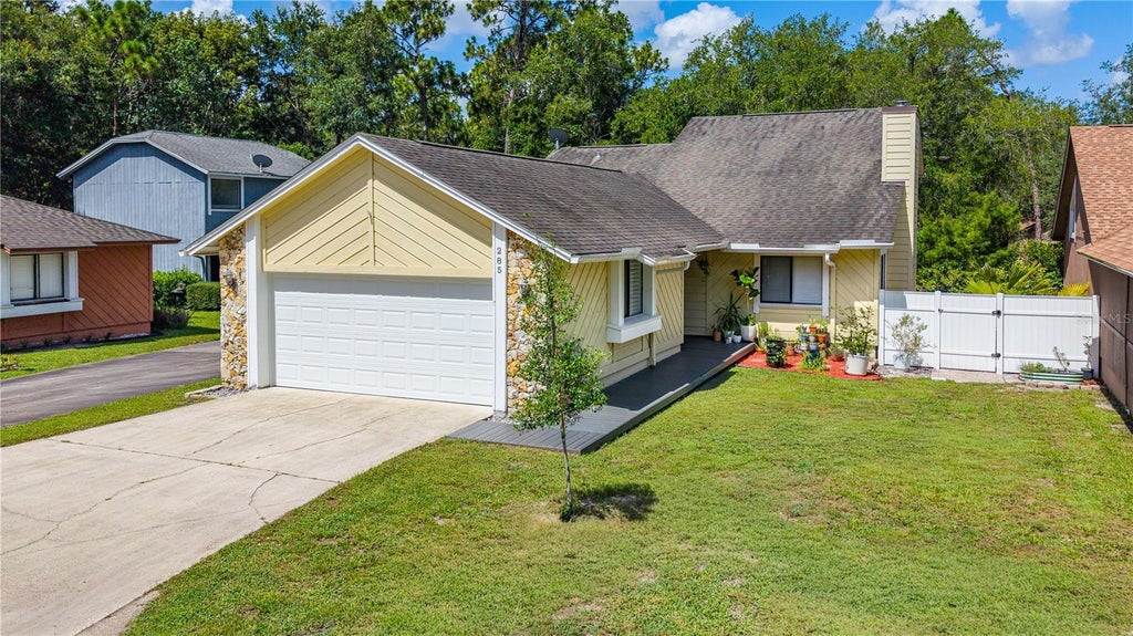 Photo of 285 Bayridge Court, Ormond Beach, FL 32174 (MLS # FC321599)