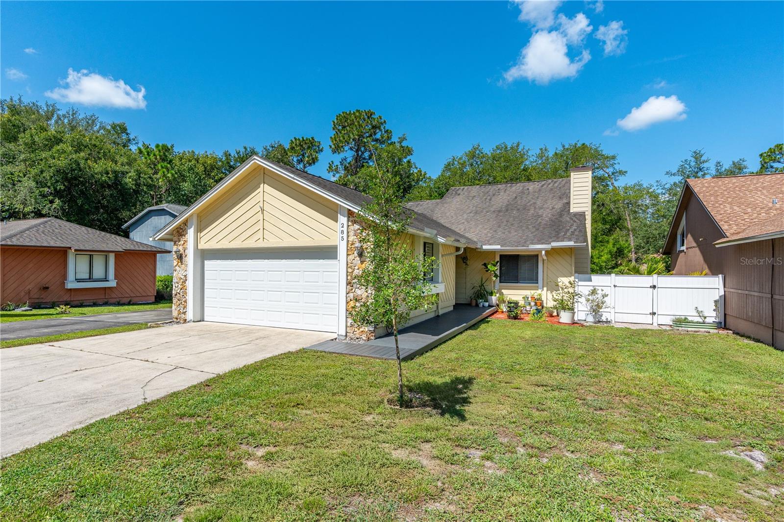 285 BAYRIDGE COURT