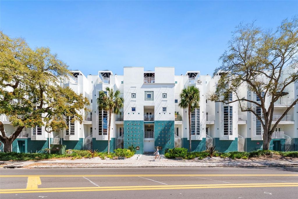 Photo of 4950 Bayshore Boulevard #14, Tampa, FL 33611 (MLS # TB8363050)