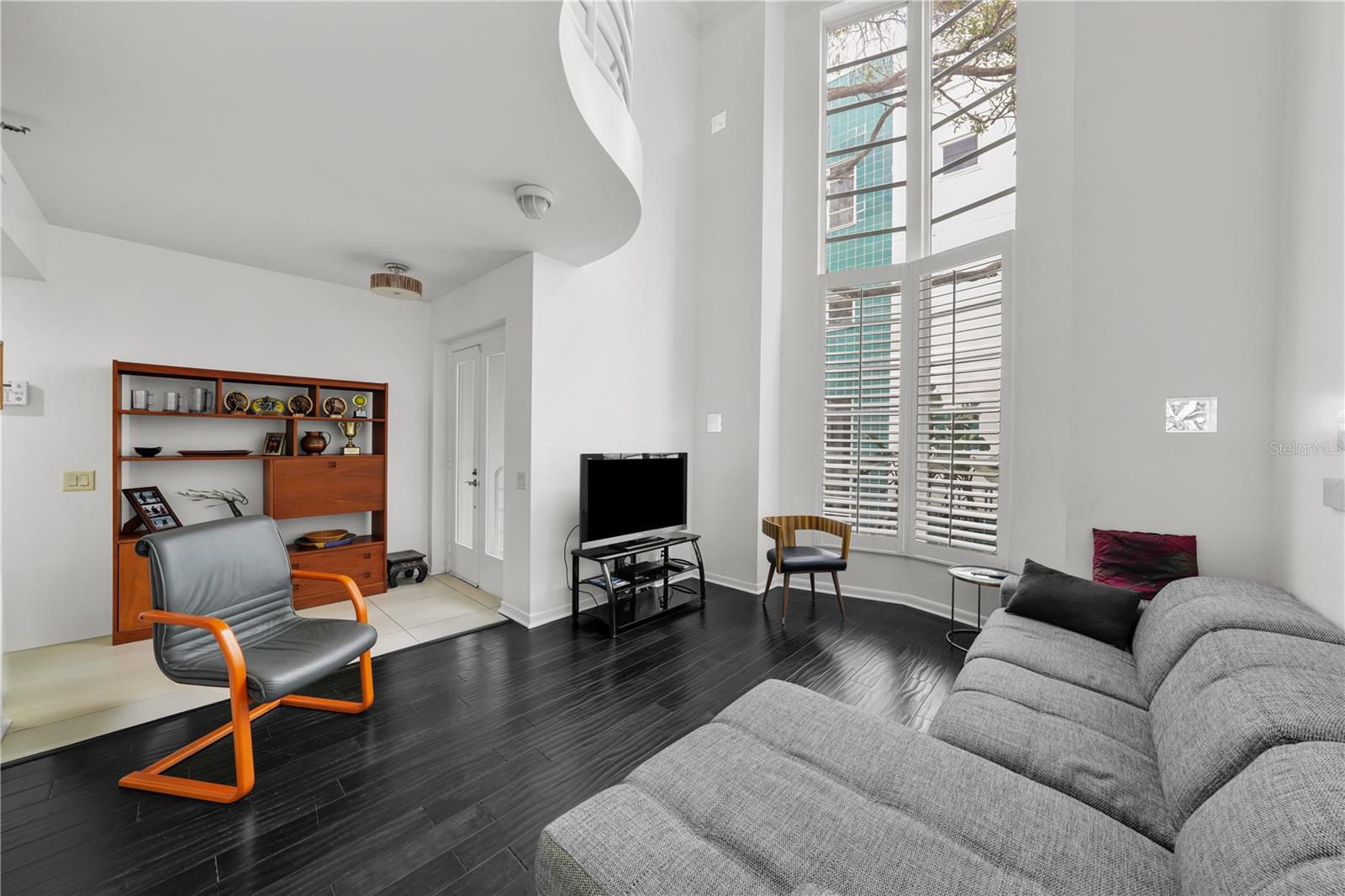 4950 BAYSHORE BOULEVARD 14