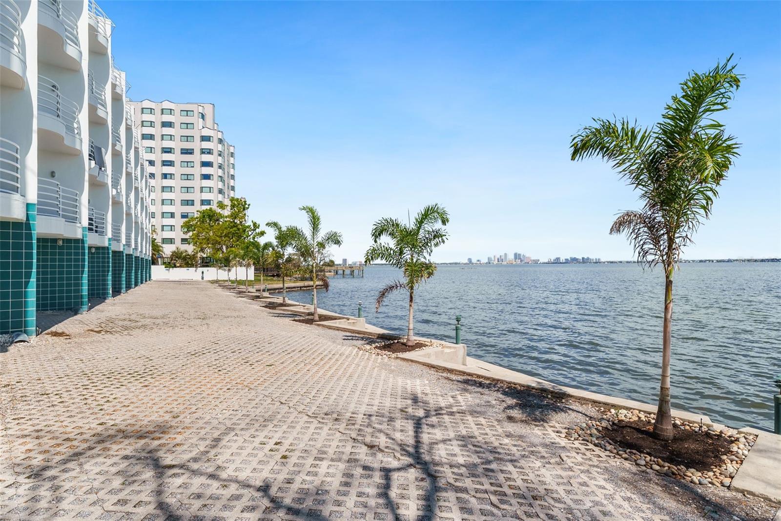 4950 BAYSHORE BOULEVARD 14