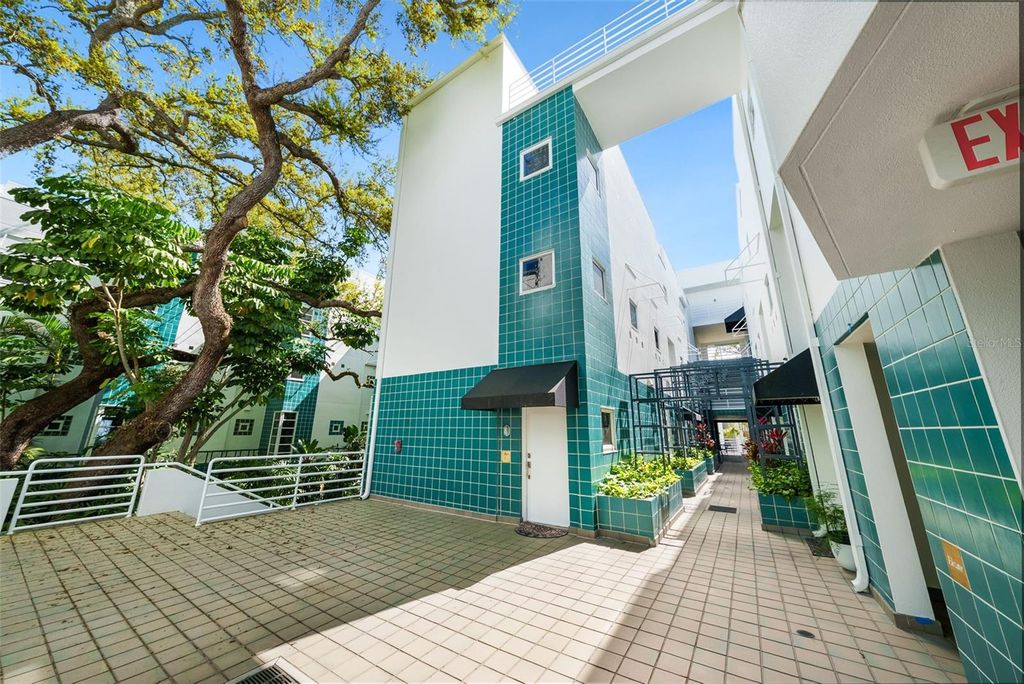 Photo of 4950 Bayshore Boulevard #14, Tampa, FL 33611 (MLS # TB8363050)