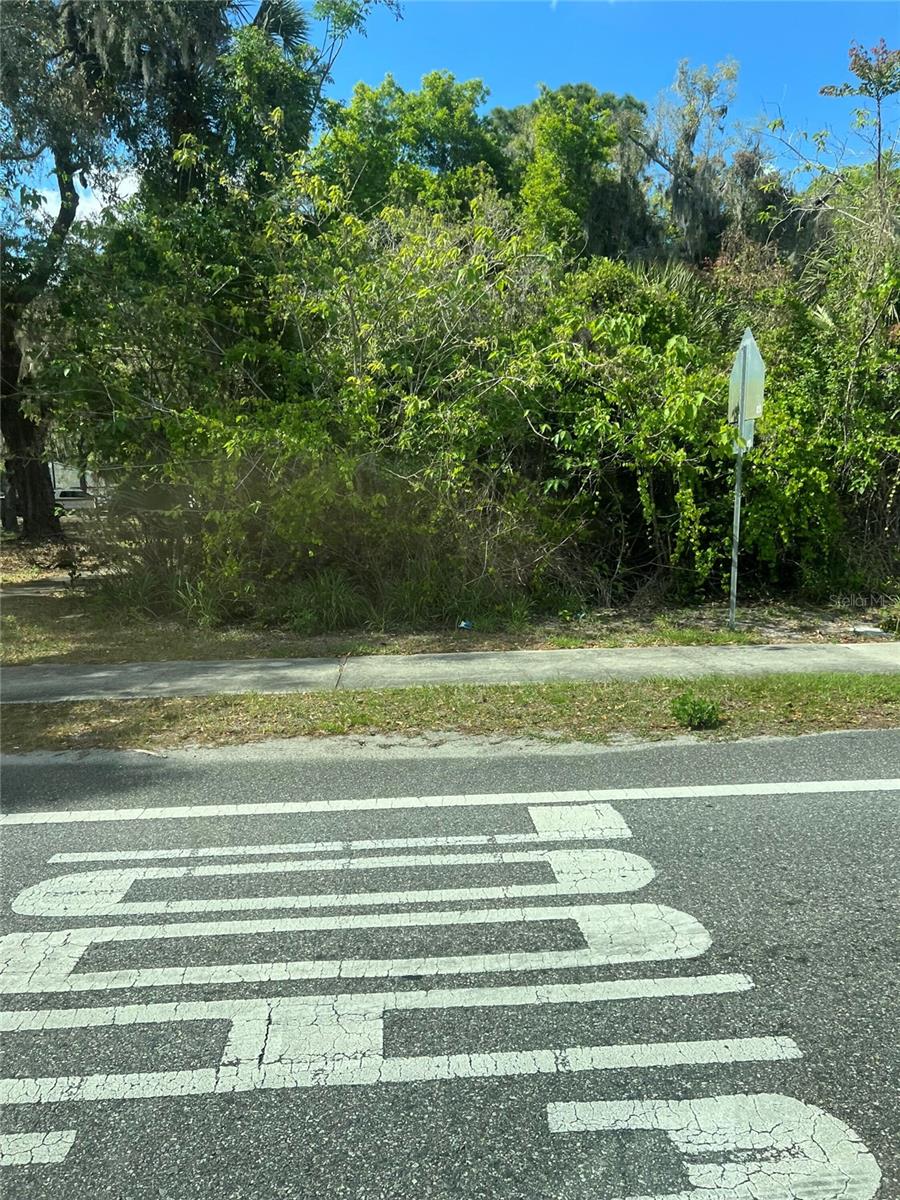 MIDWAY NEAR OVIEDO - Land