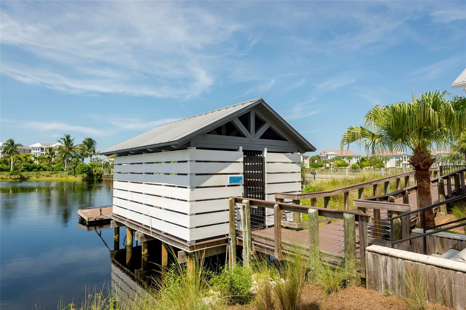 MARINA WALK ON ONE PARTICULAR HARBOUR - Residential