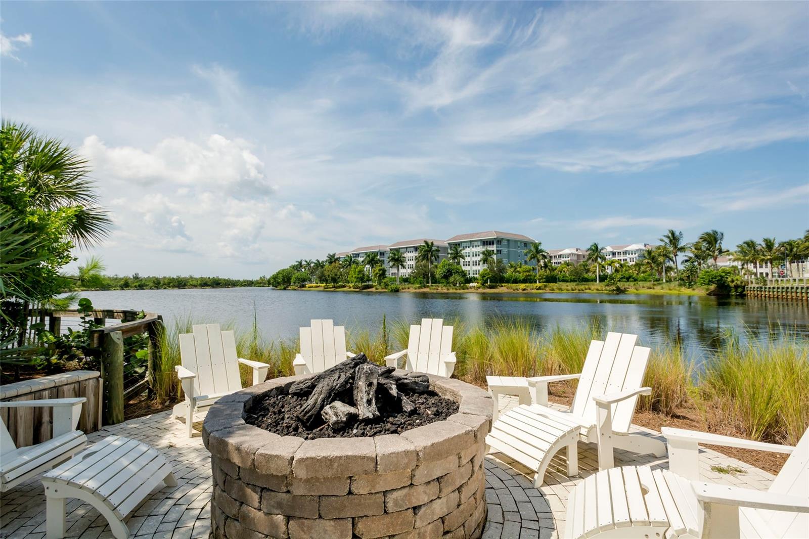 MARINA WALK ON ONE PARTICULAR HARBOUR - Residential