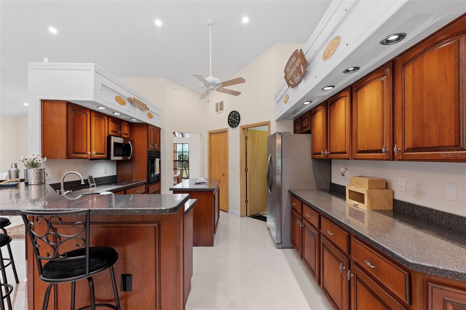 6491 LAUREL OAK DRIVE