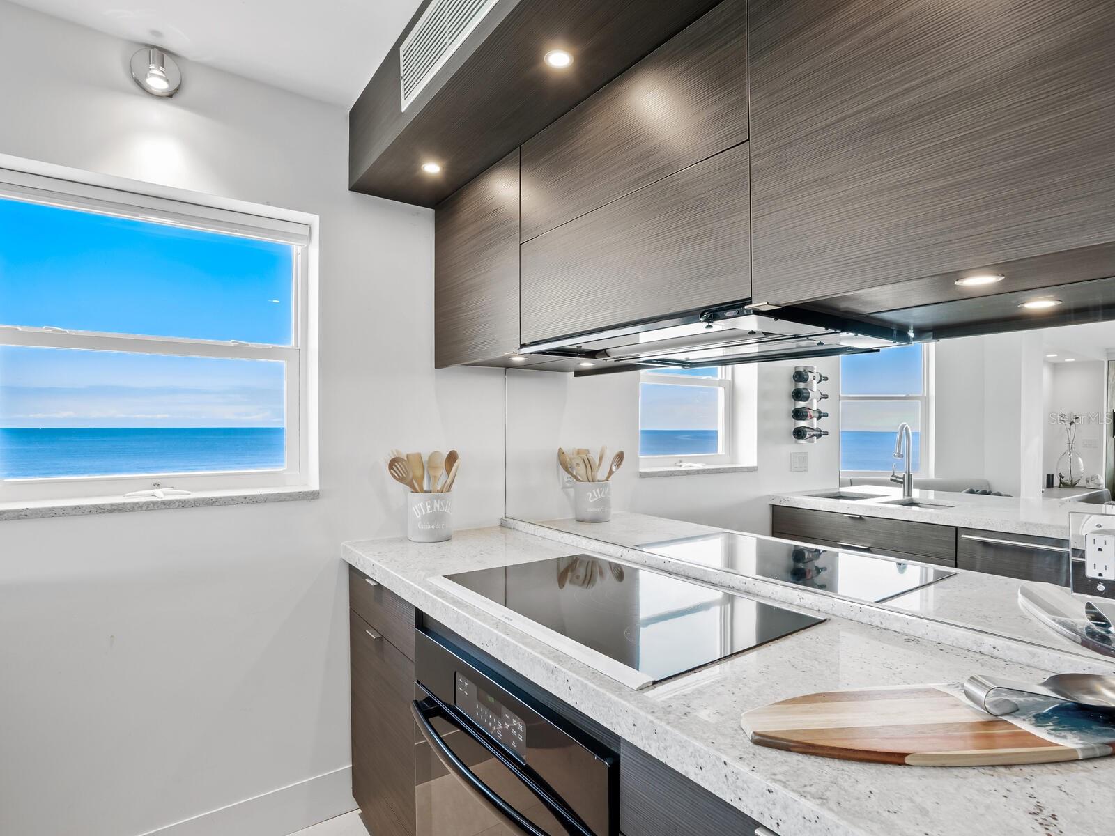 LIDO HARBOUR TOWERS - Residential