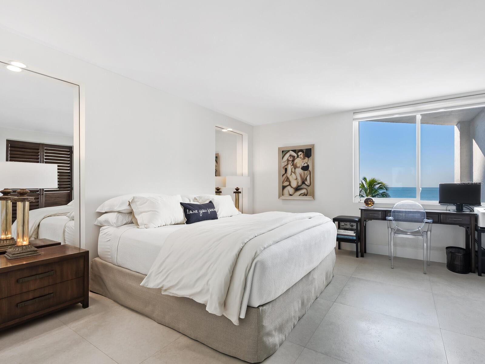 LIDO HARBOUR TOWERS - Residential