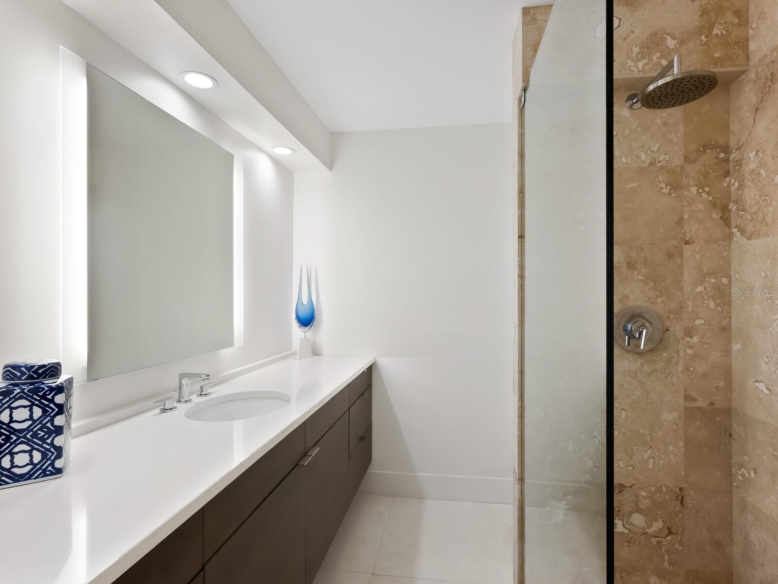 LIDO HARBOUR TOWERS - Residential