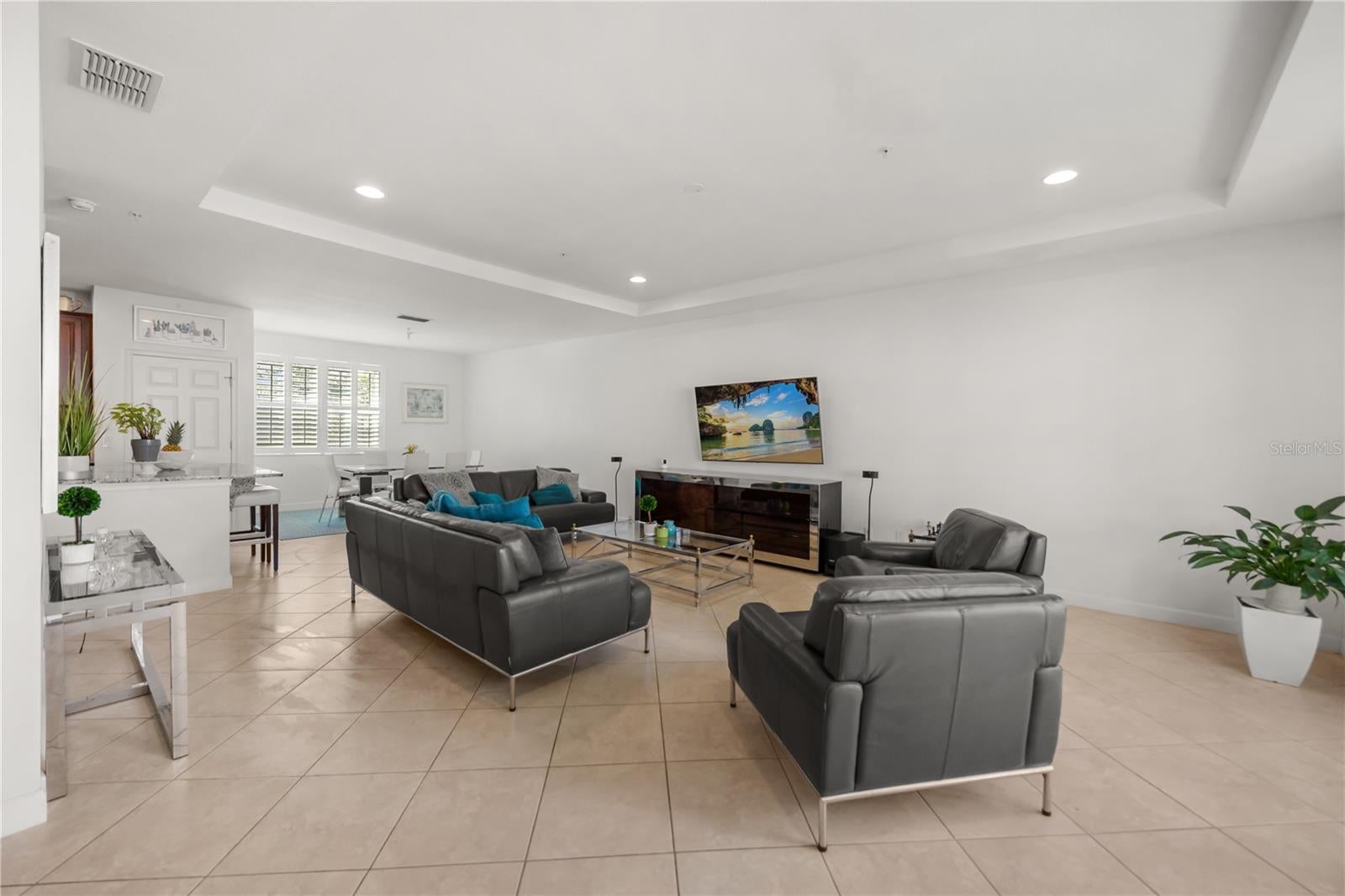 1247 BOLTON PLACE