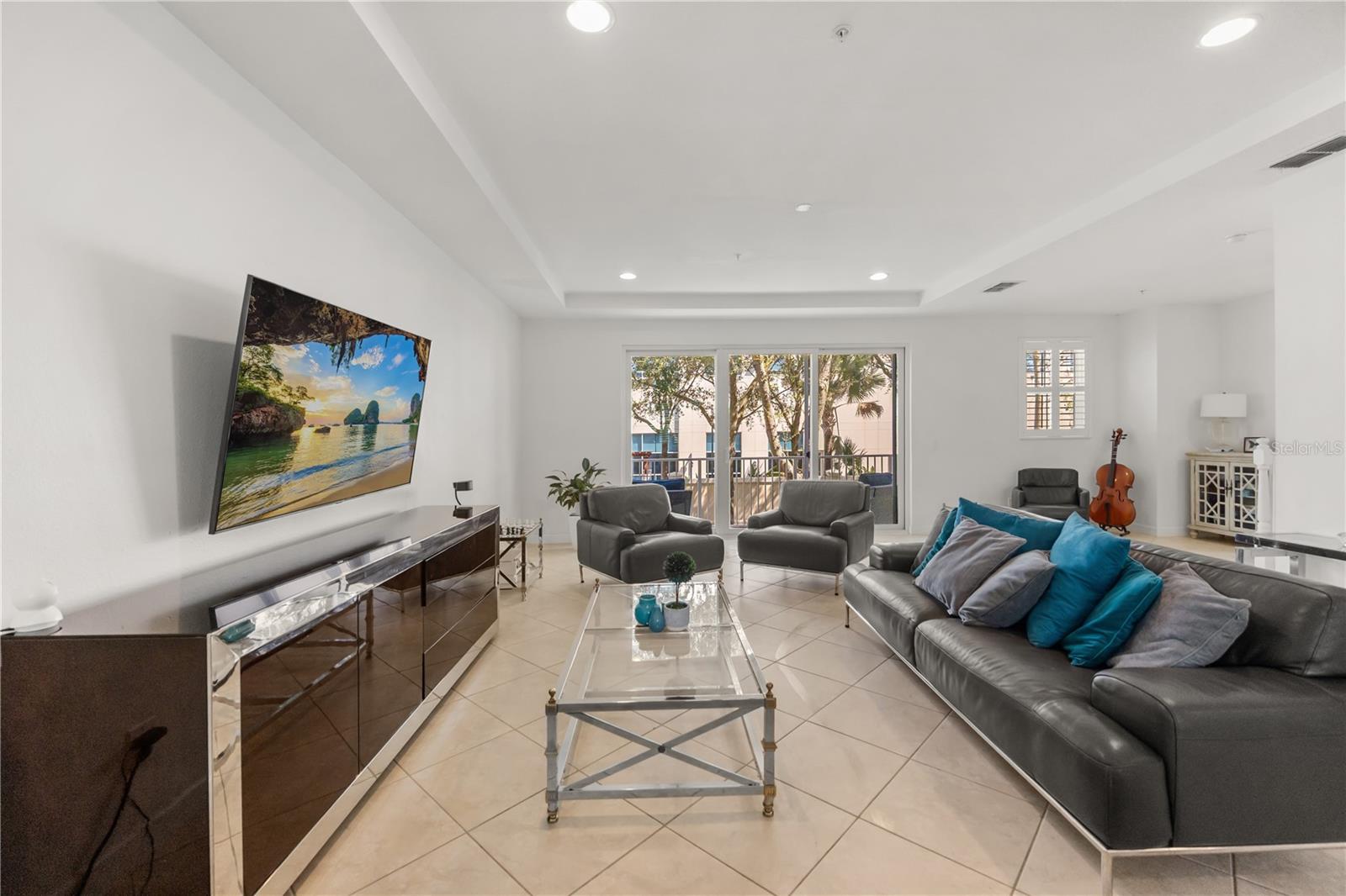 1247 BOLTON PLACE