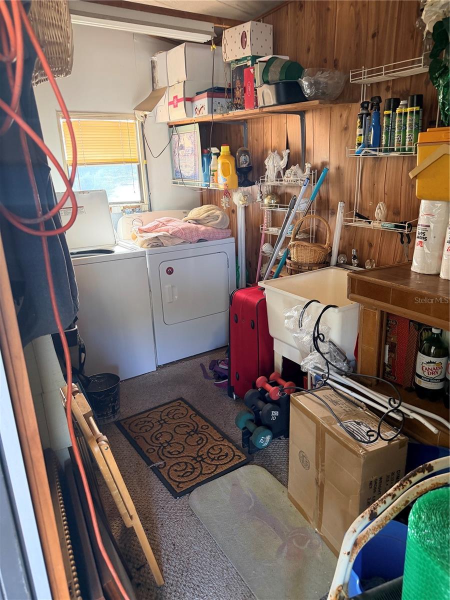 VILLAGE PARK - Residential