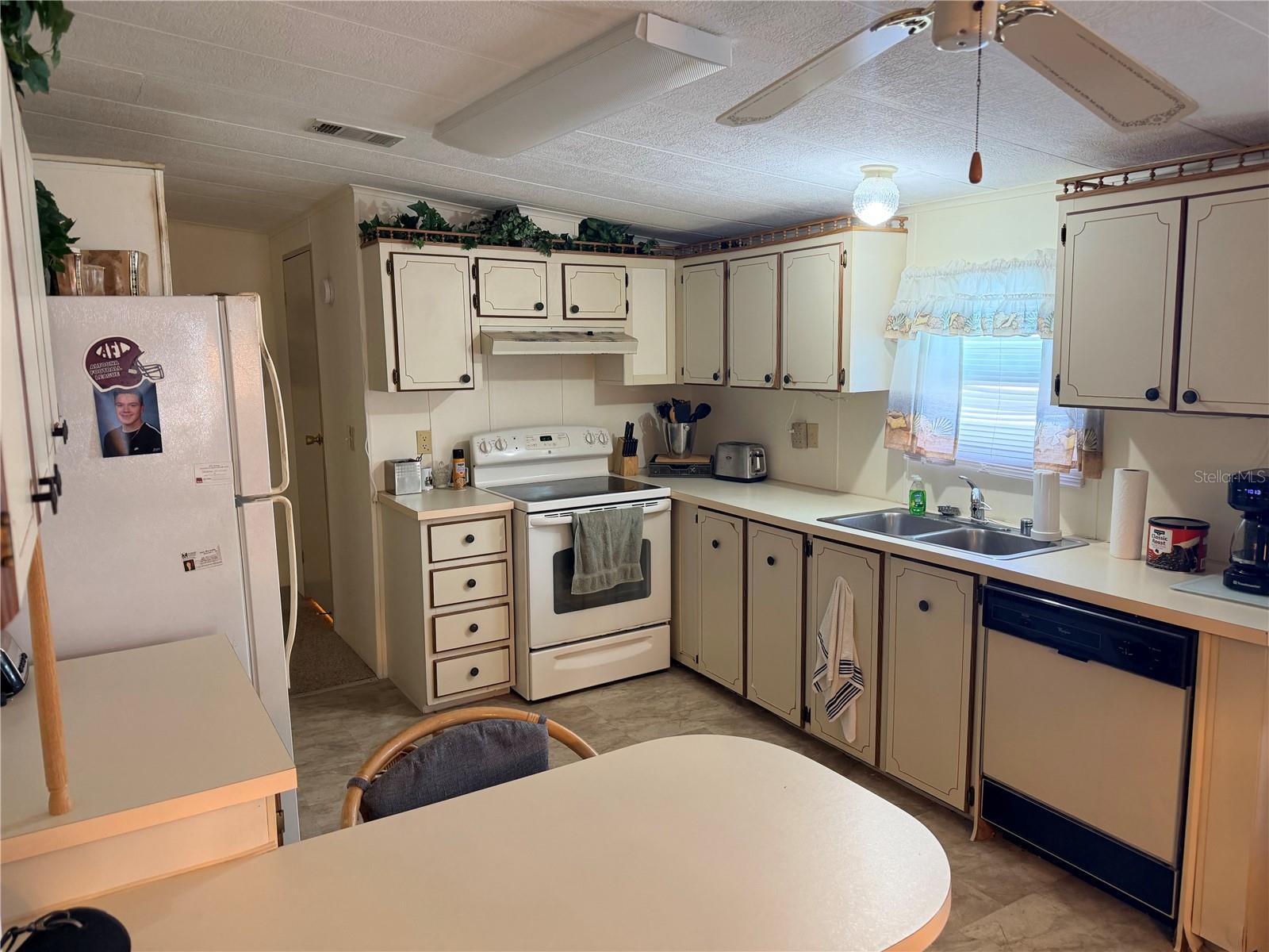 VILLAGE PARK - Residential