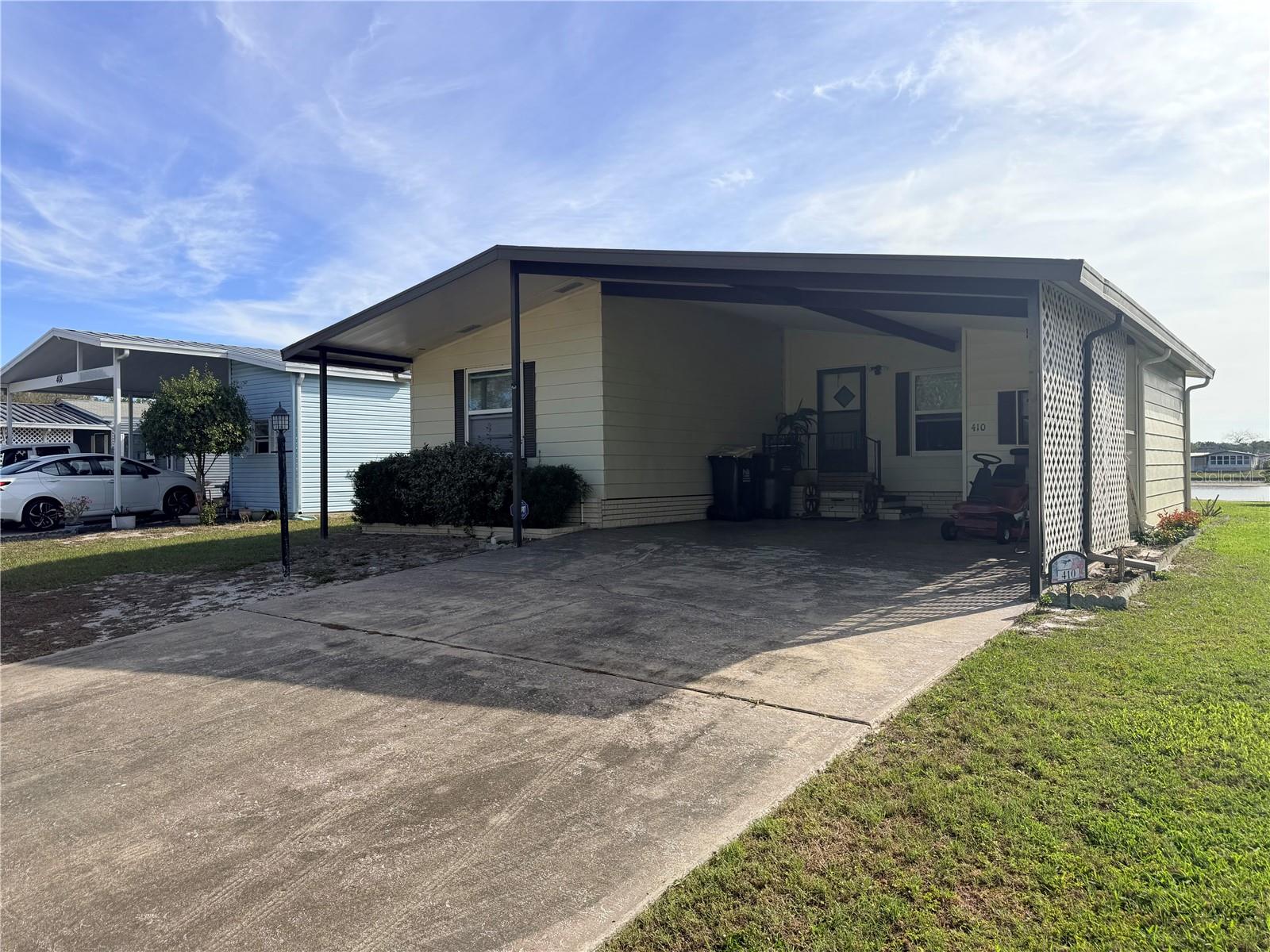 VILLAGE PARK - Residential