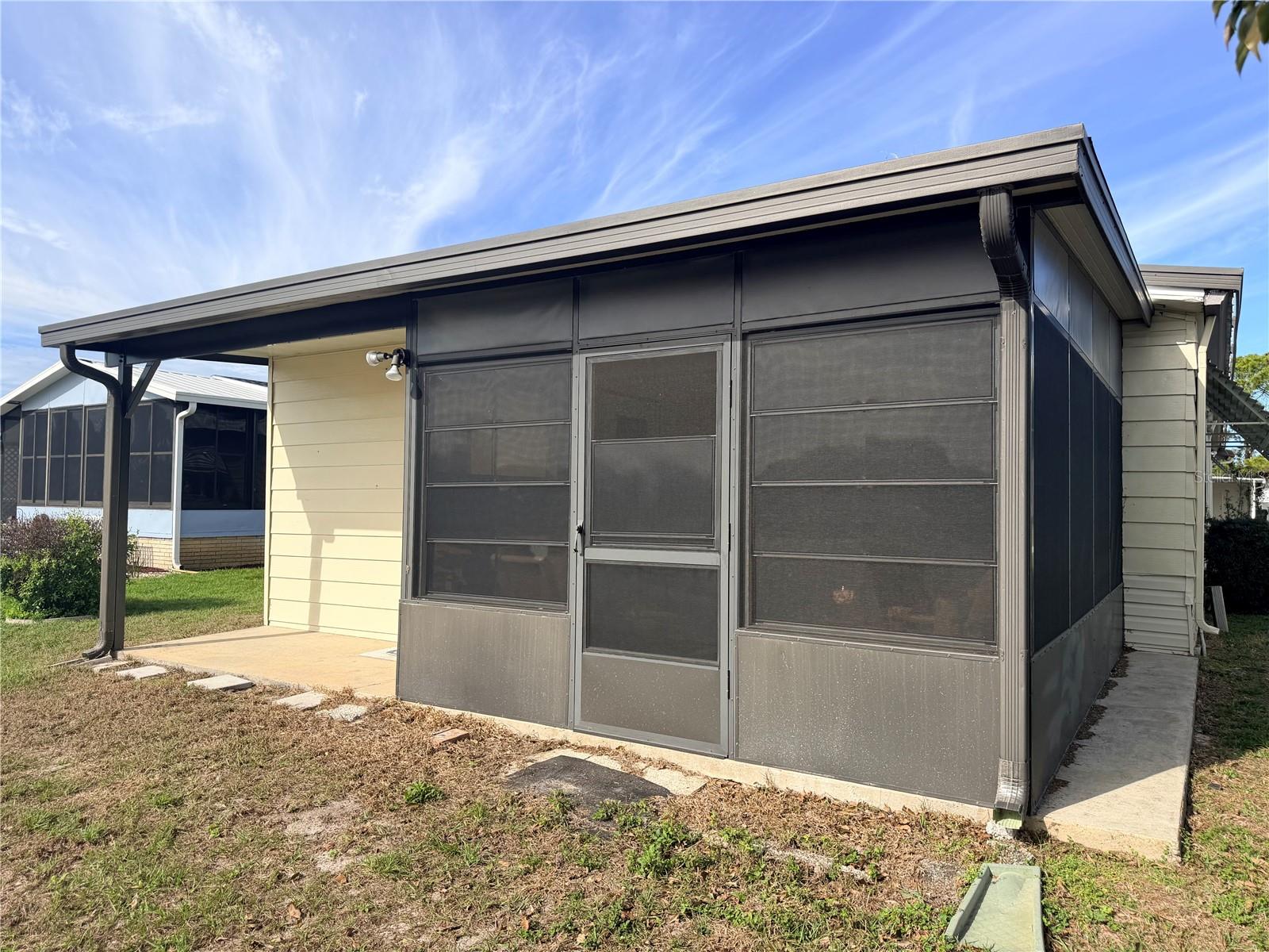 VILLAGE PARK - Residential