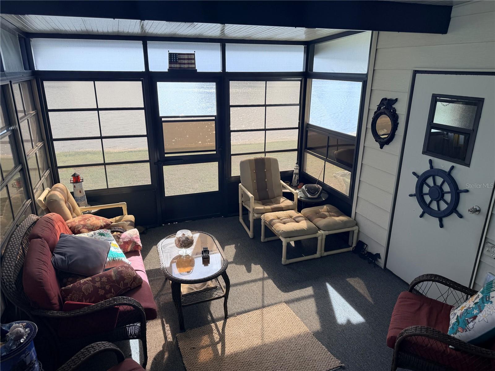 VILLAGE PARK - Residential