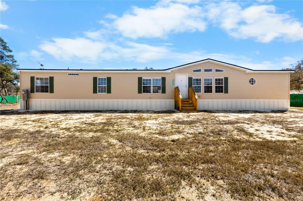 Photo of 17237 SW 17th Circle, Ocala, FL 34473 (MLS # O6386445)