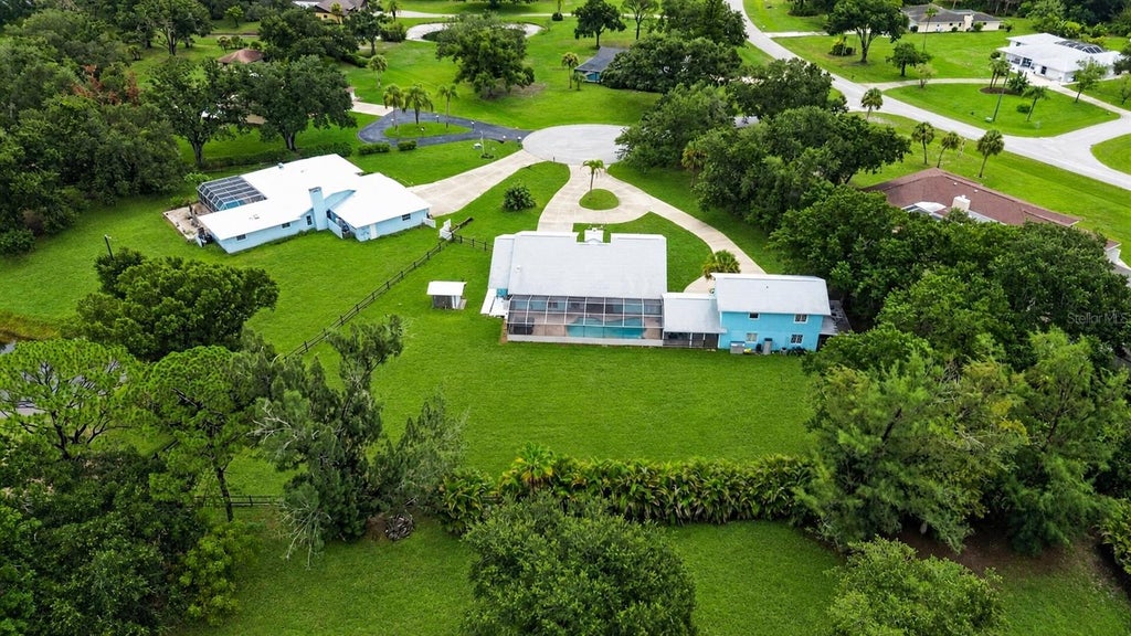 Photo of 1305 Greenfield Circle, Venice, FL 34292 (MLS # A4702138)