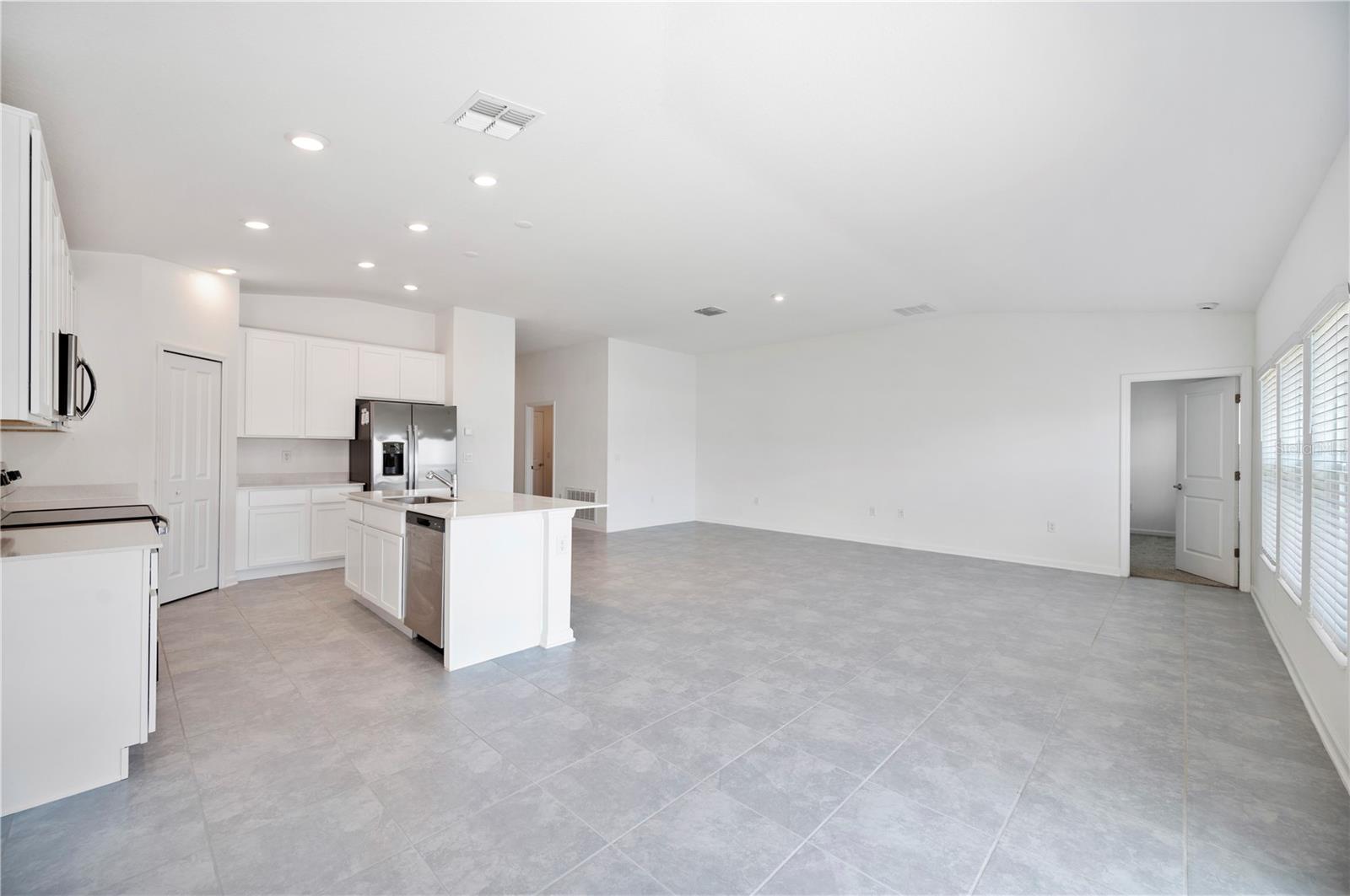 RANCHES/LK MCLEOD I - Residential