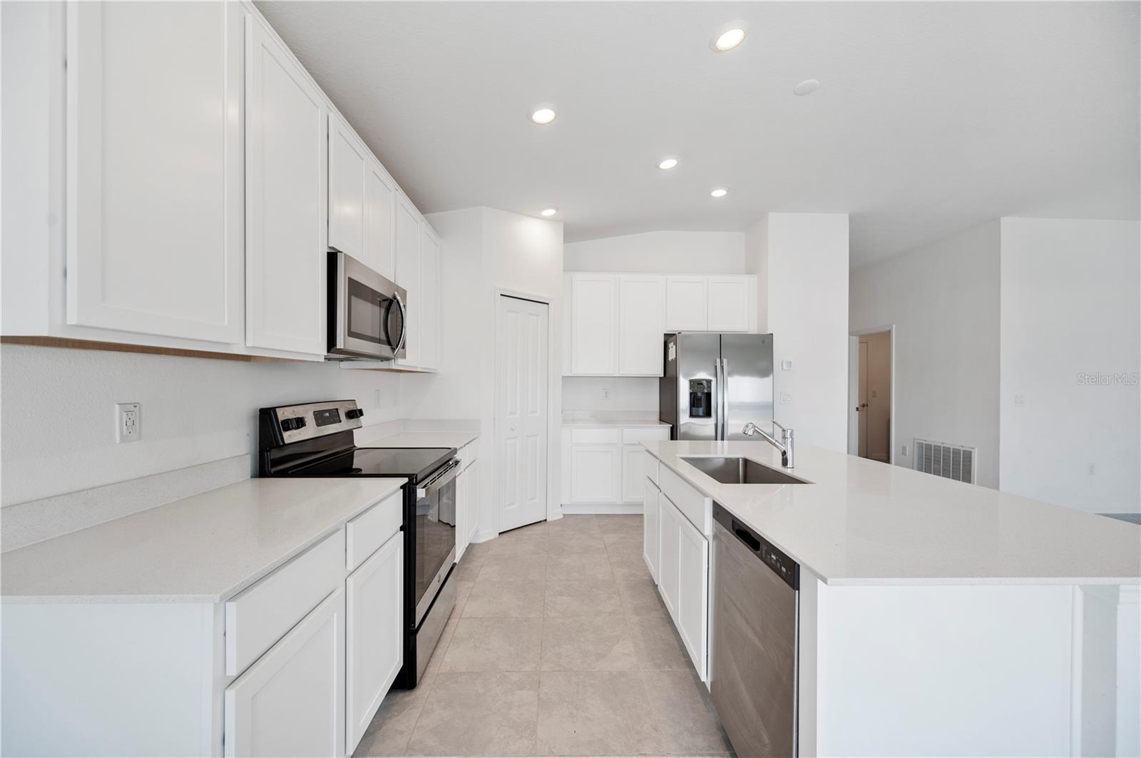 RANCHES/LK MCLEOD I - Residential