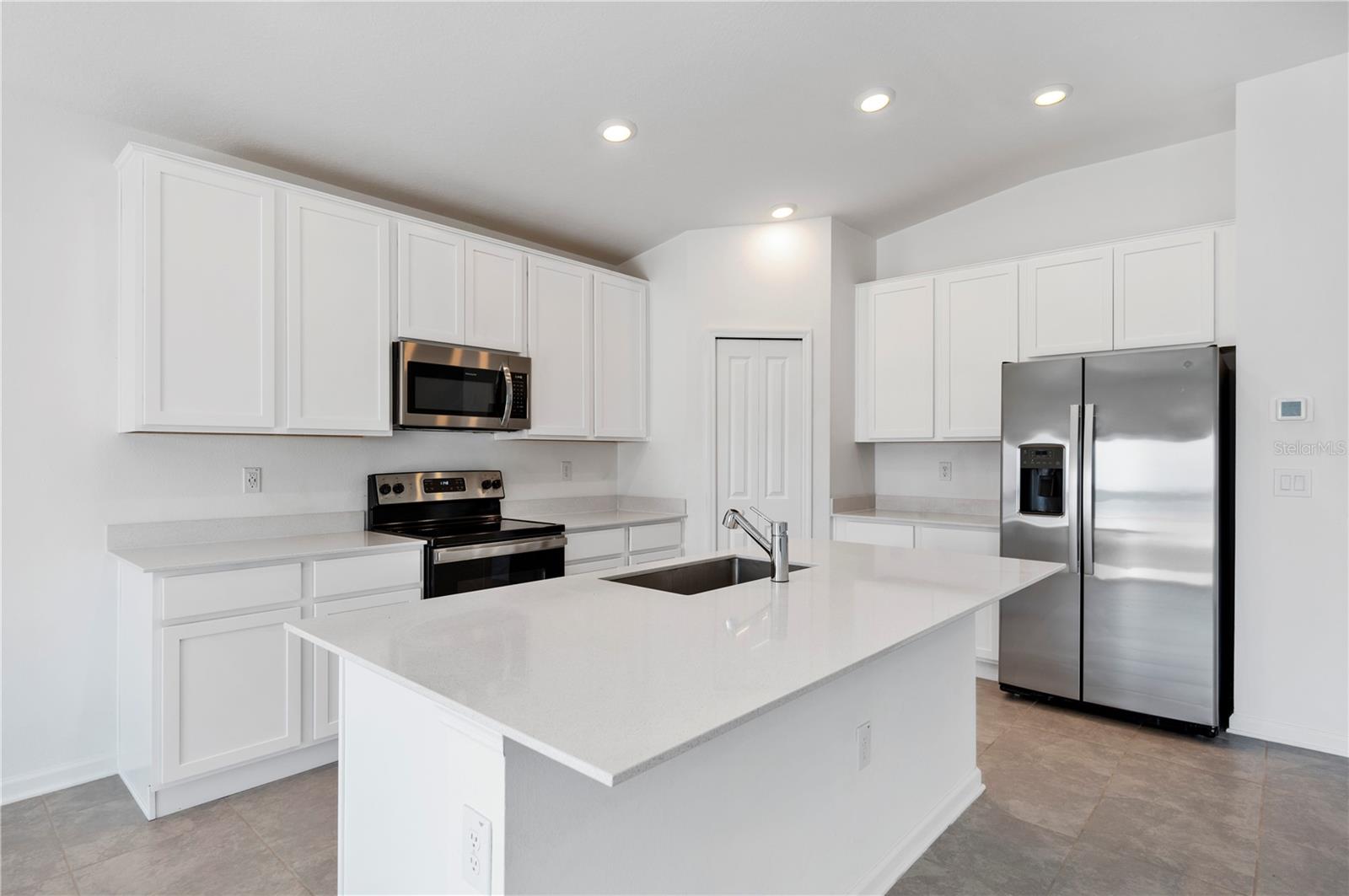 RANCHES/LK MCLEOD I - Residential