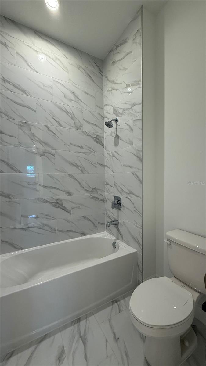 PALMS AT WINDERMERE - Residential Lease