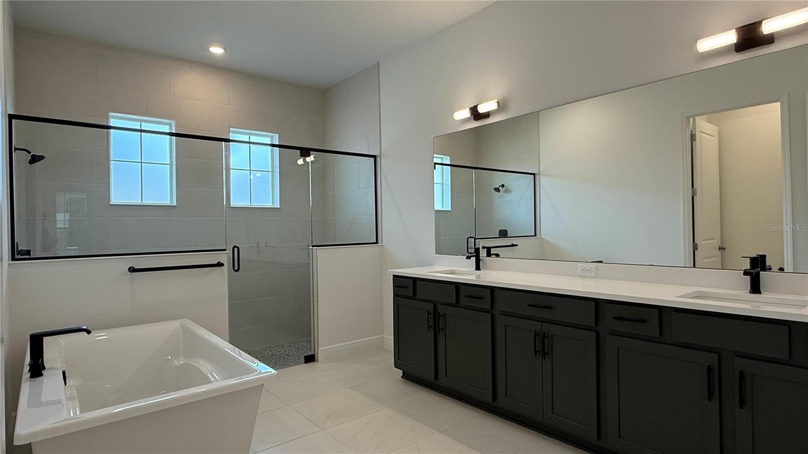 PALMS AT WINDERMERE - Residential Lease