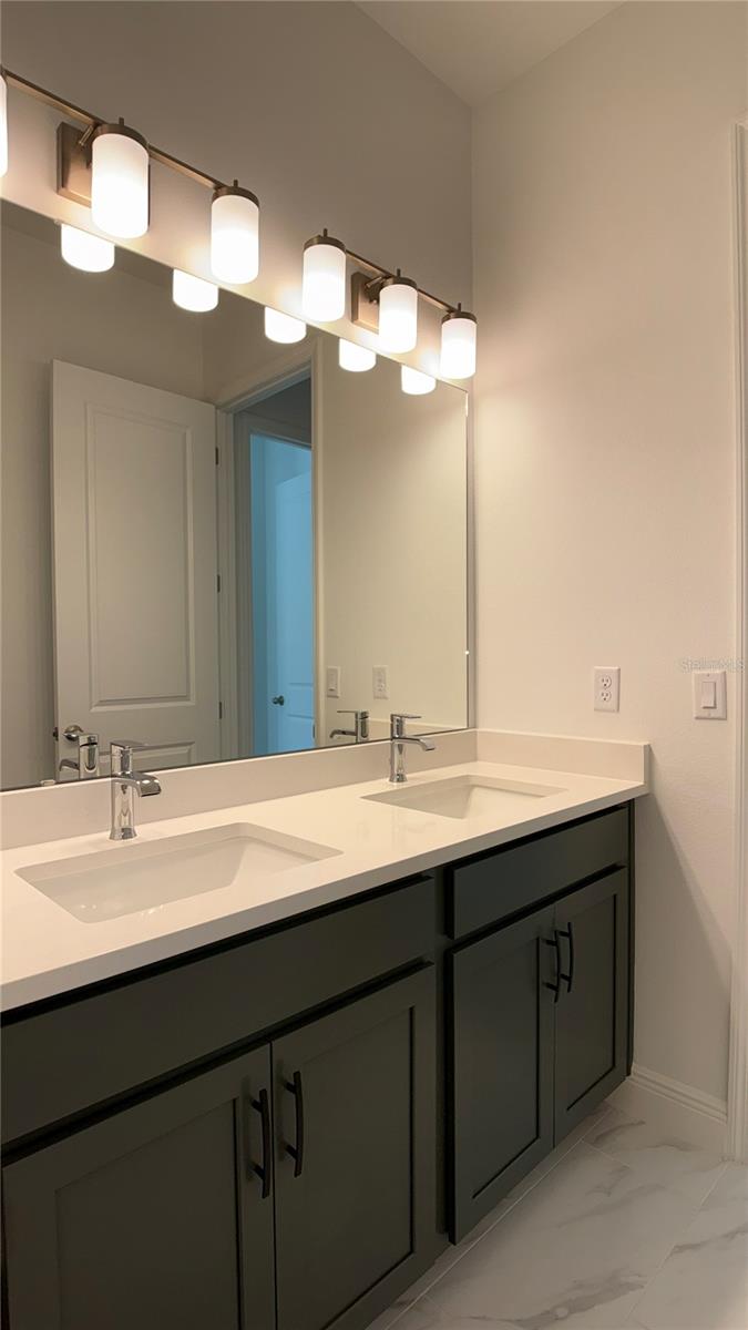 PALMS AT WINDERMERE - Residential Lease