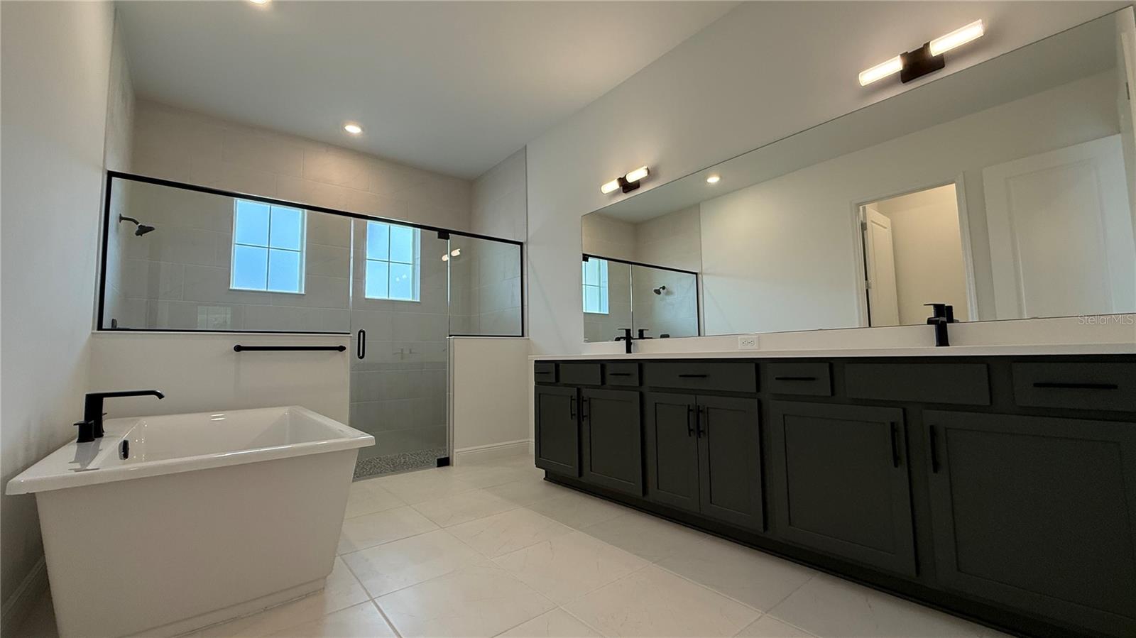 PALMS AT WINDERMERE - Residential Lease