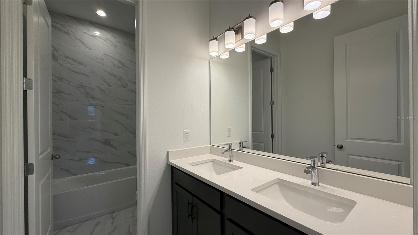 PALMS AT WINDERMERE - Residential Lease