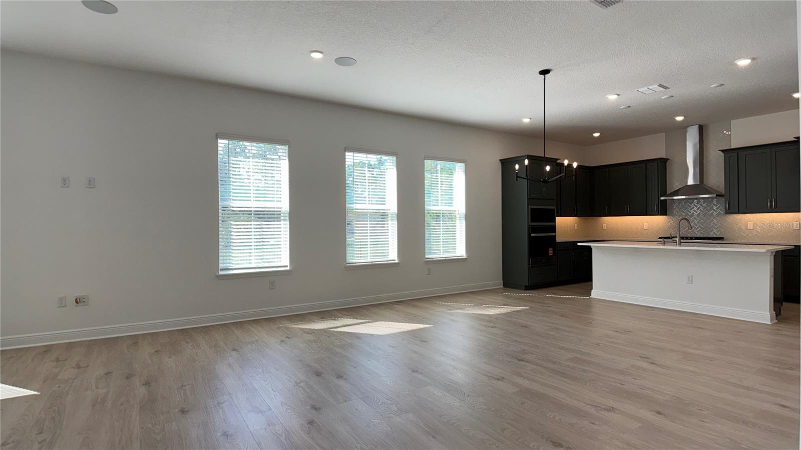 PALMS AT WINDERMERE - Residential Lease