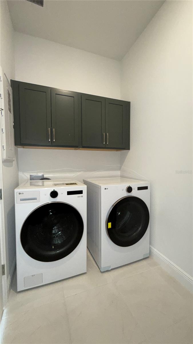 PALMS AT WINDERMERE - Residential Lease