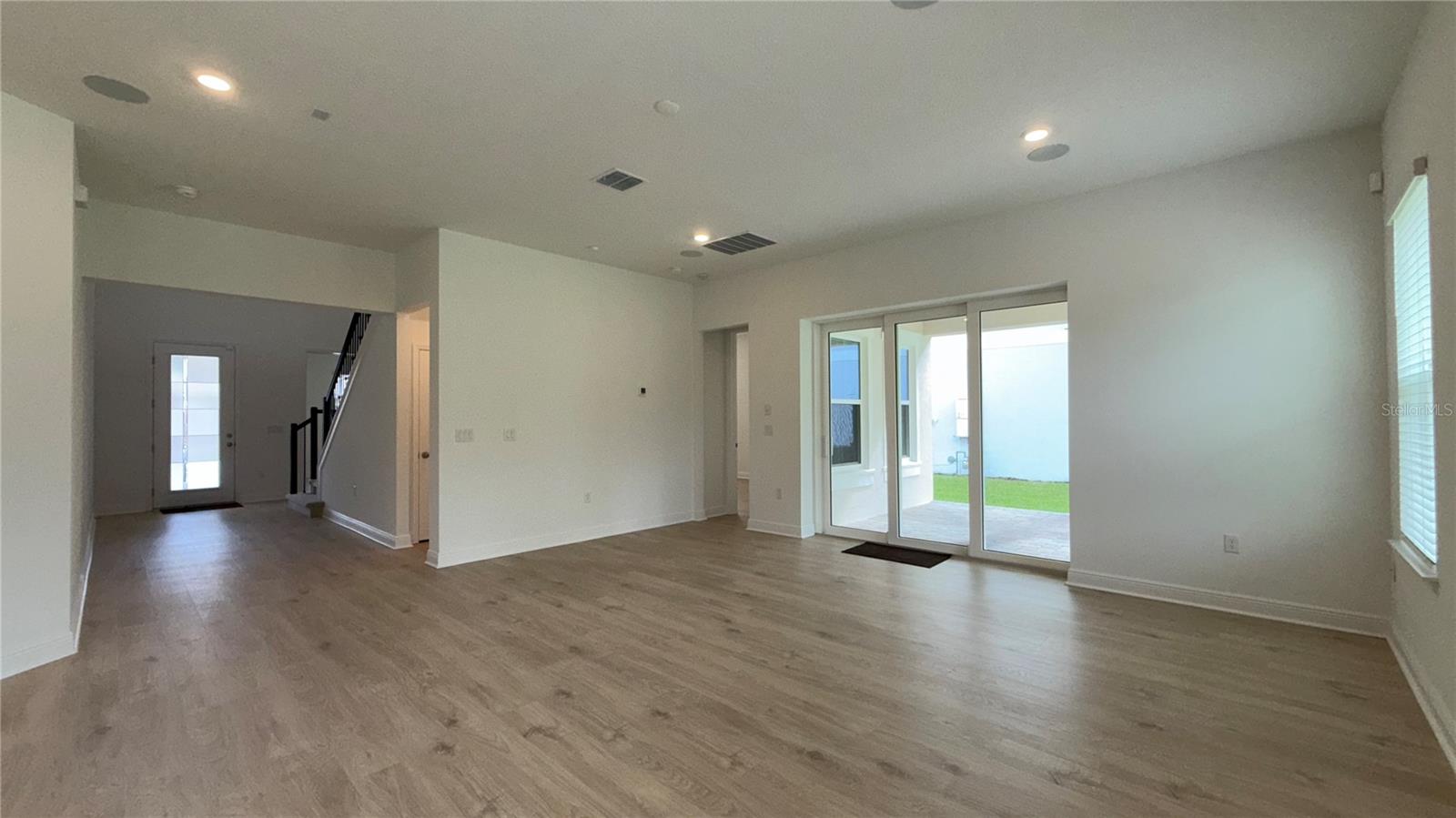 PALMS AT WINDERMERE - Residential Lease