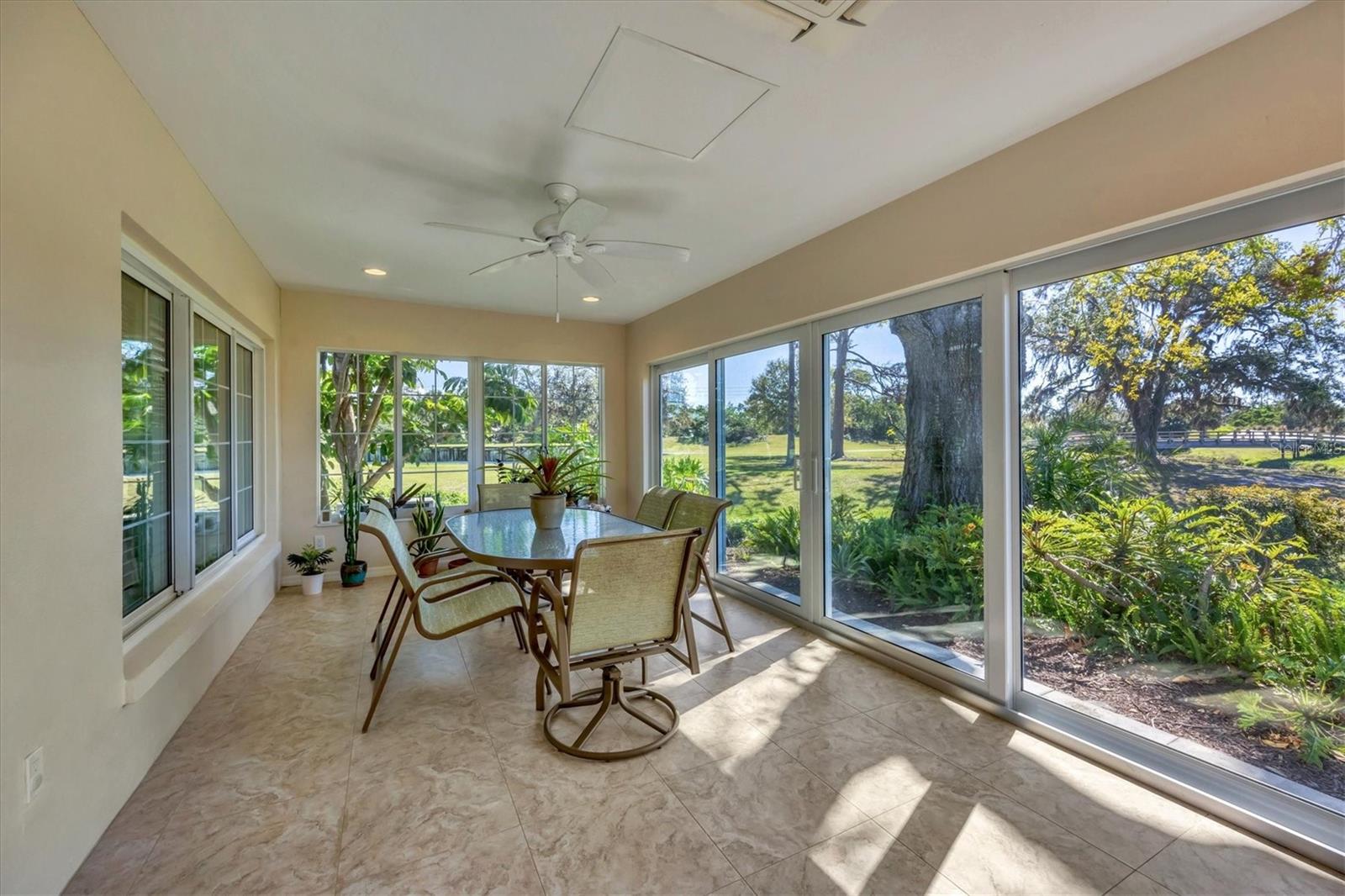 VILLA PALMERAS / PRESTANCIA - Residential