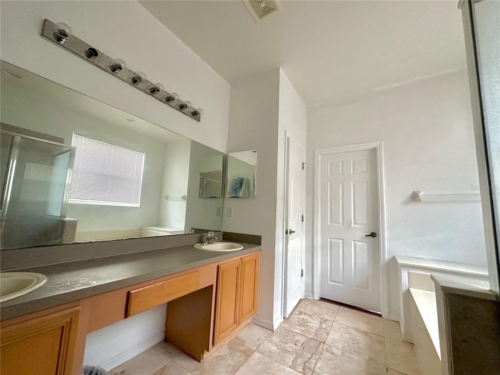 PARKSTONE UNIT 3 - Residential