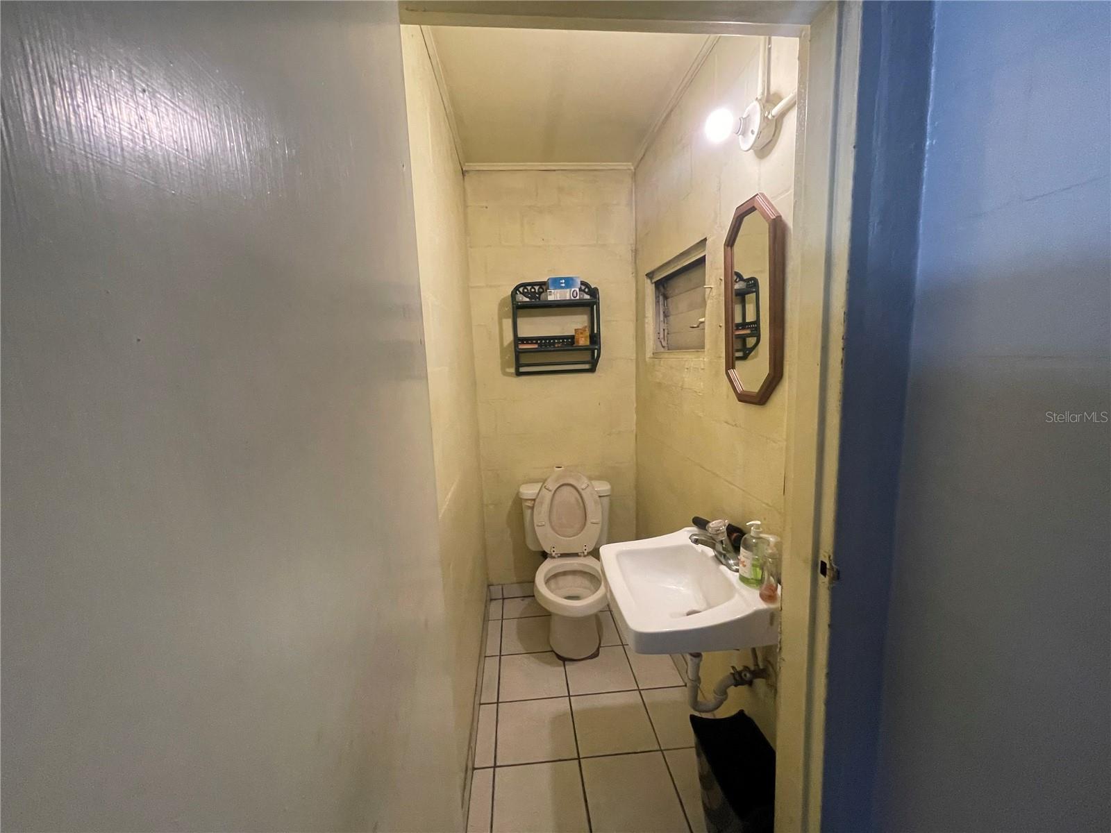 VILLA PARK - Commercial Sale