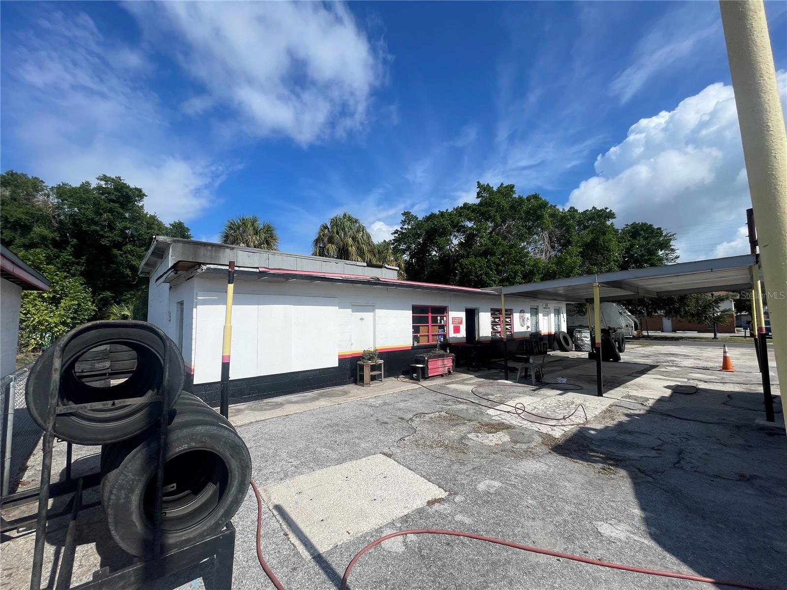 VILLA PARK - Commercial Sale