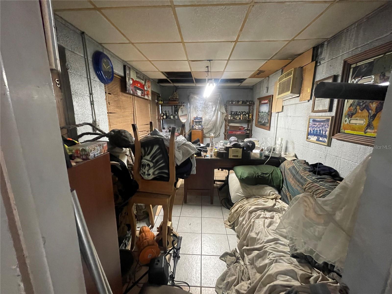 VILLA PARK - Commercial Sale