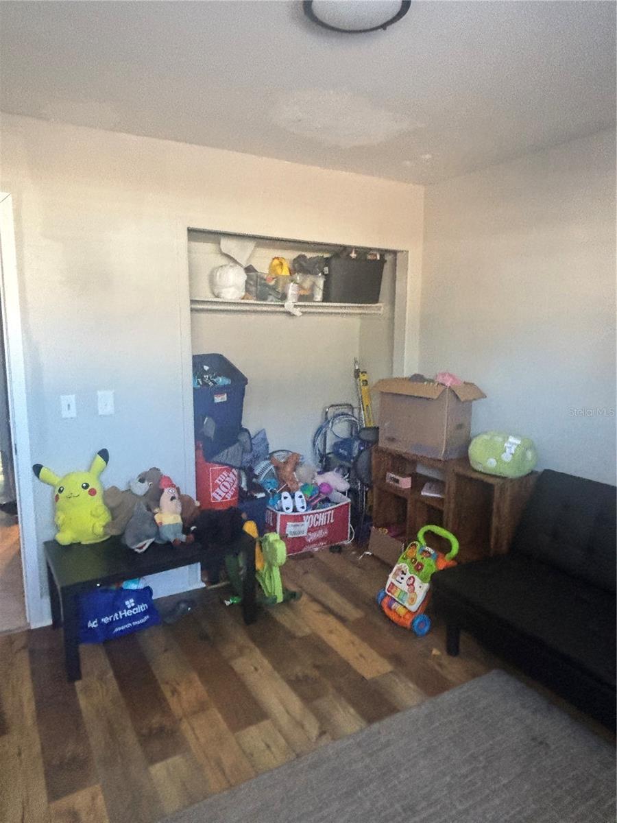 TYMBER SKAN ON LAKE - Residential