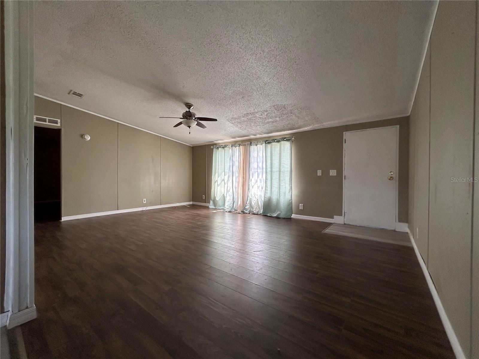 COUNTRY TRAILS PH 05 - Residential