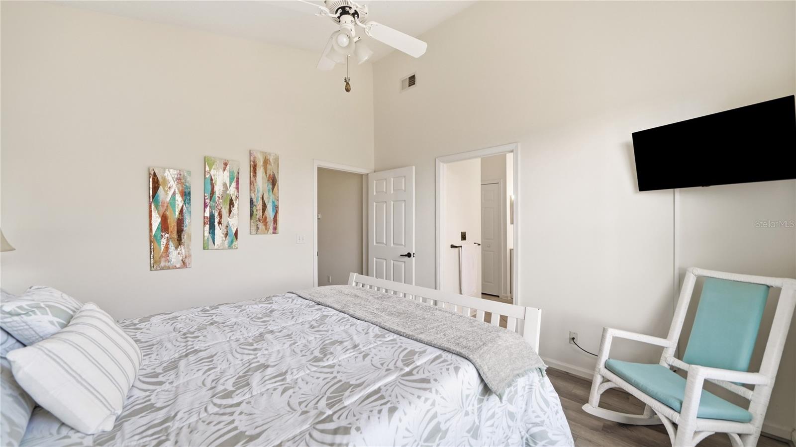 GREENS CONDO - Residential