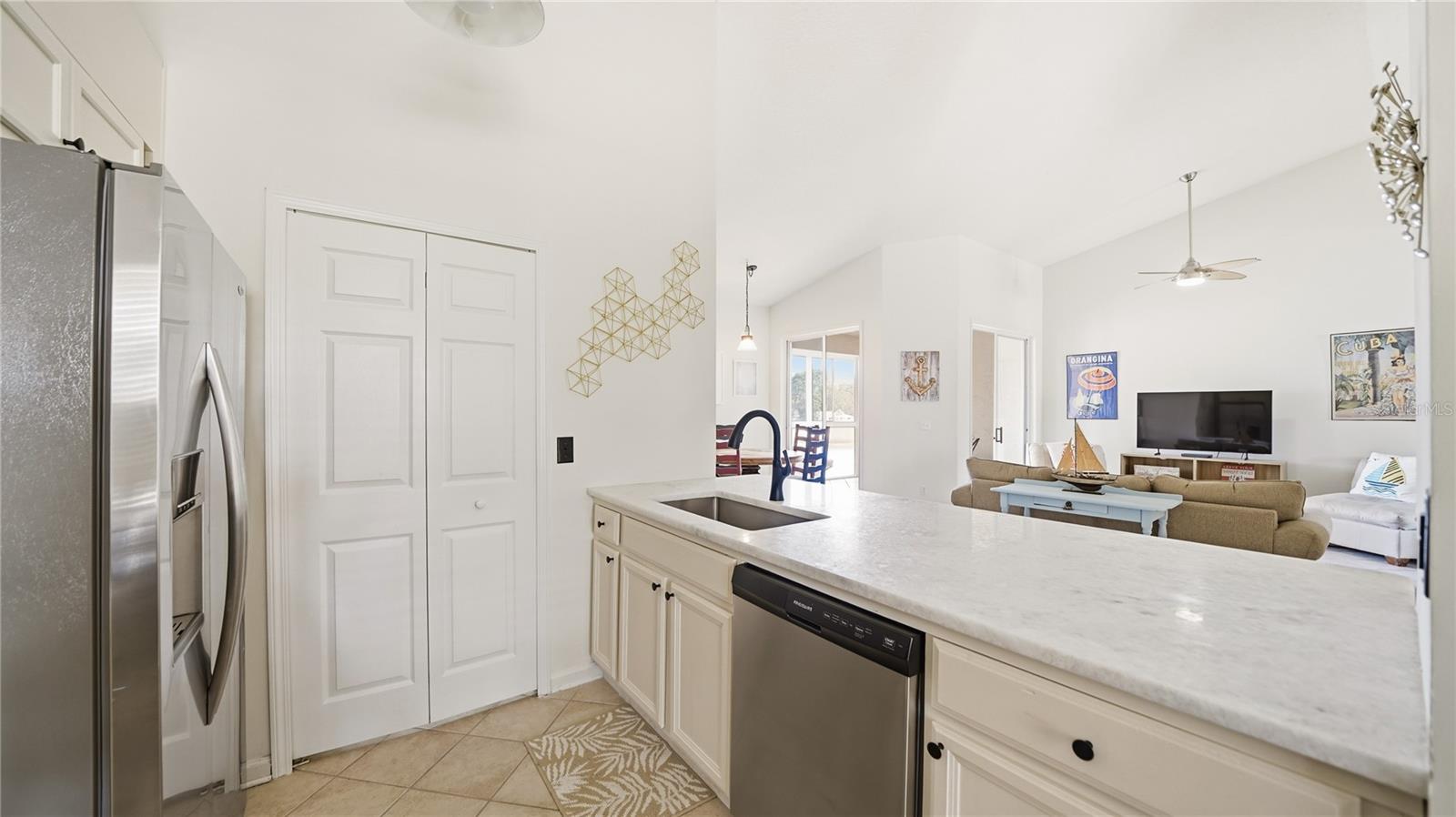 GREENS CONDO - Residential