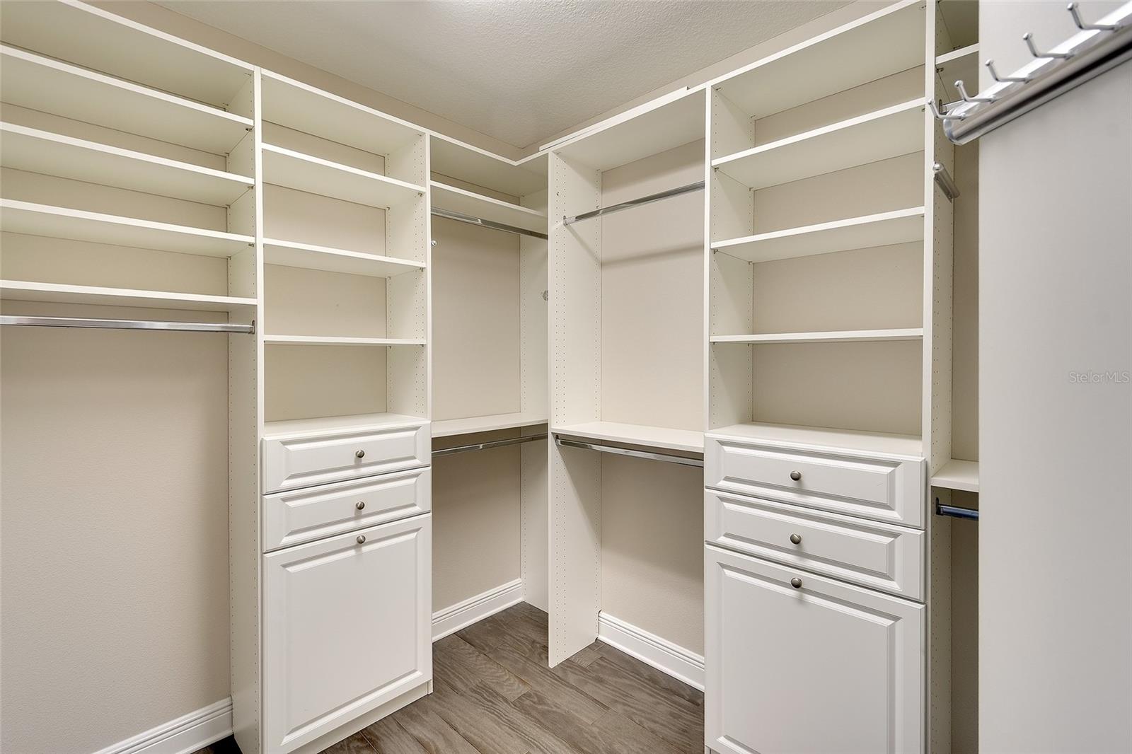 COUNTRY CLUB EAST - Residential